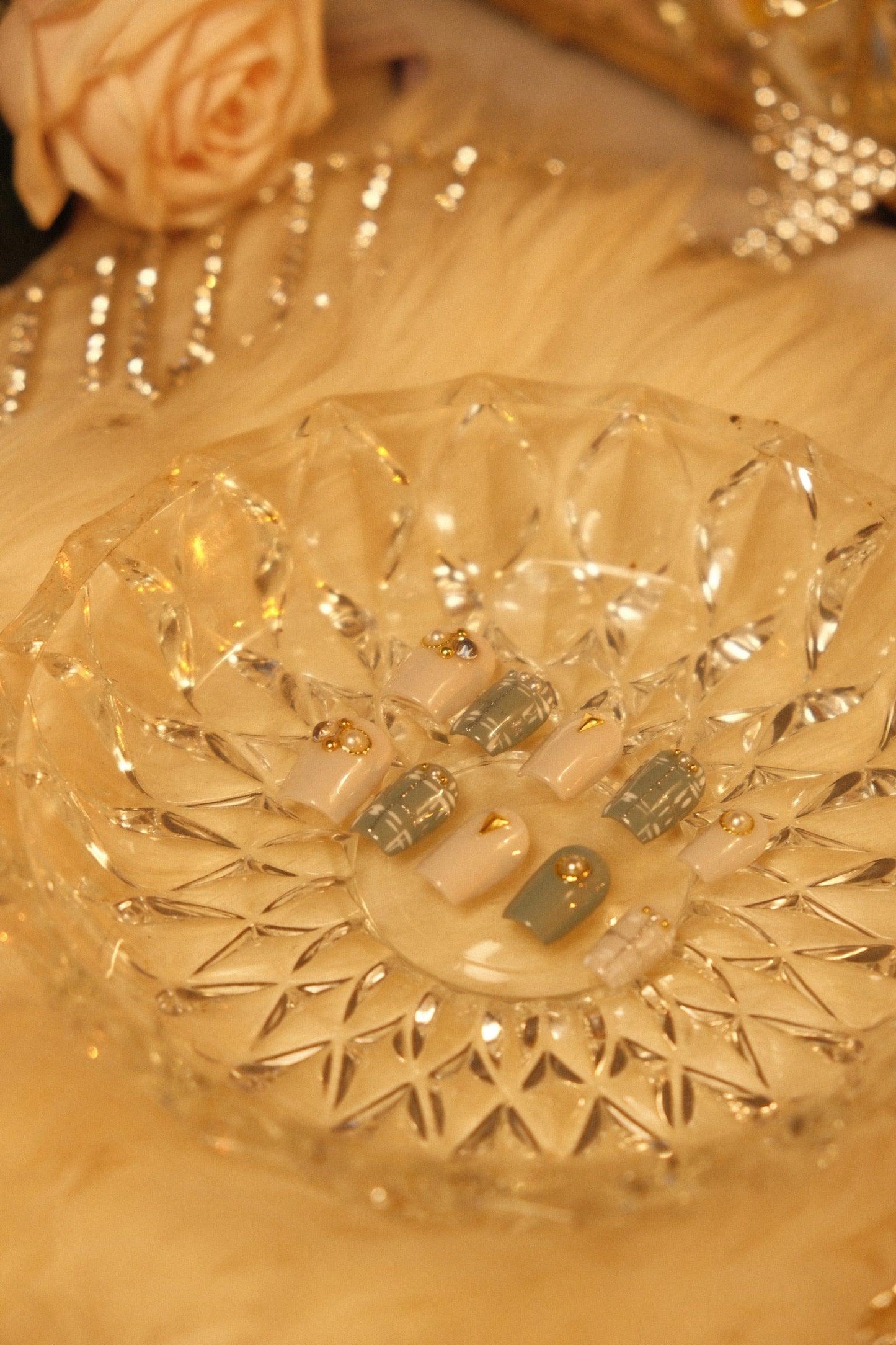 Duchess of Minttown - Nail Wave